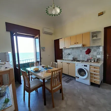 Ligny Fronte Mare Apartment *